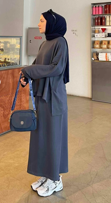 ArsenaBeauty  Kristal Etekli Takım Antrasit